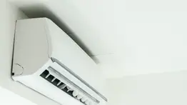 El agua del aire acondicionado puede ser tu gran tesoro: descubre este sorprendente uso en el hogar