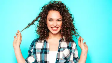 La clave para aportar brillo y suavidad: esta es la rutina que debes adoptar para cuidar el cabello rizado La clave para aportar brillo y suavidad: esta es la rutina que debes adoptar para cuidar el cabello rizado