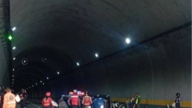 Reportan volcamiento de vehículo en el túnel La Planicie este 1 de junio: registran tres lesionados