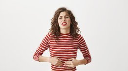Ya no pases vergüenza en público: infusión milagrosa contra los gases y la hinchazón intestinal
