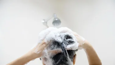 ¿Cuándo debes lavar tu cabello?: experta capilar revela el cronograma correcto