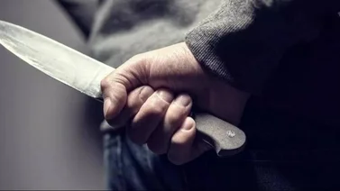 Hombre celoso apuñala a su expareja en Miranda: se esconde en un closet para sorprenderla