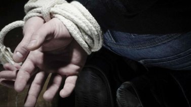 "Por favor, ayúdenme": mujer deja nota de auxilio en un baño antes de ser raptada