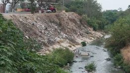 Hombre fallece tapiado: recolectaba chatarra en una quebrada