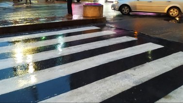 Sancionan a peatones por no usar el rayado en La Hoyada: hicieron trabajo comunitario