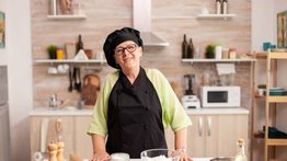 La torta de la abuela que acaba con los prejuicios: solo necesita seis ingredientes