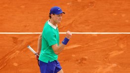 Semifinales de Roland Garros: Sinner desafía a Djokovic por la gloria en París