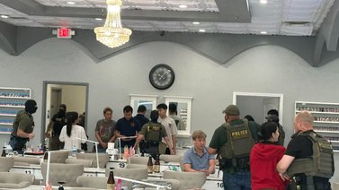 Redadas ICE Atlanta: doce inmigrantes indocumentados fueron arrestados en un local de uñas donde trabajaban
