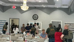 Redadas ICE Atlanta: doce inmigrantes indocumentados fueron arrestados en un local de uñas donde trabajaban