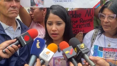 Venezolana repatriada pide a Estados Unidos que también deporten a su hija de seis años: su esposo fue expulsado a El Salvador