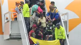 Arriban al país dos niños que fueron separados de sus padres en Estados Unidos