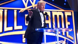 ¿Regresará Donald Trump a la WWE?: la propuesta de Logan Paul que enloqueció al público