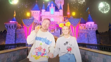 El que puede, puede: MrBeast alquila todo Disney para cenar con su prometida 