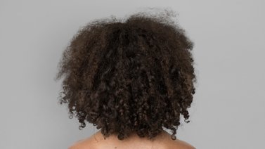 Dile adiós al encrespamiento del cabello con esta maravillosa mascarilla natural