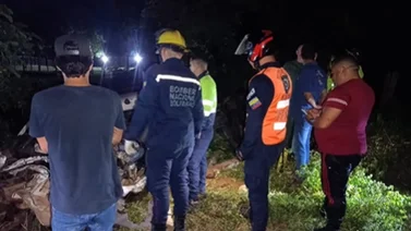 Extraoficial: mueren tres personas tras choque entre camión y autobús de pasajeros en Barinas