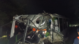 Identifican a los fallecidos tras choque entre camión y autobús de pasajeros en Barinas