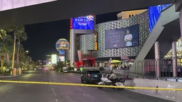 Hombre tirotea a dos personas en concurrida plaza de Las Vegas: habrían discutido en las redes sociales