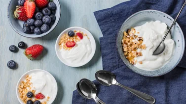 Esta es la mejor hora para comer yogurt: perderás peso tan rápido como el ayuno intermitente