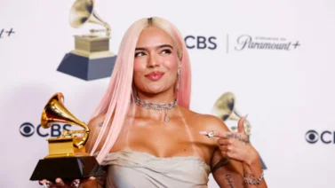 En video: Karol G lanza su quinto álbum de estudio llamado "Tropicoqueta"