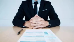 Las recomendaciones que ofrece USCIS a los beneficiario del parole humanitario para encontrar empleo