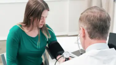 Los verdaderos síntomas de una crisis de hipertensión: esto es lo primero que debes hacer Los verdaderos síntomas de una crisis de hipertensión: esto es lo primero que debes hacer