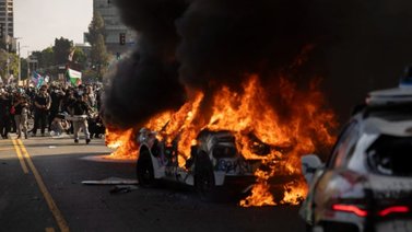 30 alcaldes de California piden el fin de las redadas del ICE: se solidarizan con Los Ángeles