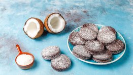 Dile adiós al horno: así puedes elaborar unas deliciosas galletas de coco en el microondas