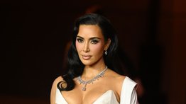 2001online - EEUU - Kardashian