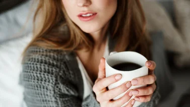 Si tomas café de la forma correcta, puedes alargar tu vida: experto en longevidad enseña el secreto