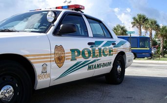 Miami lanza operativo policial contra los accidentes de tráfico simulados: van seis detenidos