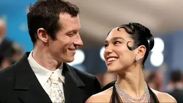 Dua Lipa se casa: confirma su compromiso con el actor Callum Turner Dua Lipa se casa: confirma su compromiso con el actor Callum Turner