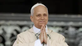 Vaticano: papa León XIV recibe como regalo la imagen de la Virgen de Coromoto