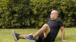Conoce la caminata del pato: el ejercicio revolucionario para los mayores de 60 años