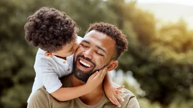 Netflix celebra el Día del Padre: 7 series para disfrutar en familia