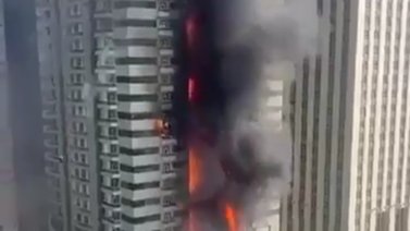 Reportan incendio de un rascacielos en Dubai: más de 3.000 personas fueron evacuadas