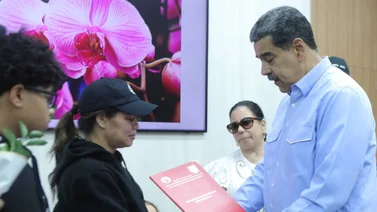 Nicolas Maduro otorga nacionalidad venezolana post-mortem a Rubby Pérez: su hija recibió los honores