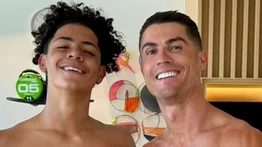 "Tal palo...": la foto que compara el físico de Cristiano Ronaldo con el de su hijo