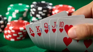 Póker en MeridianoBet: ¡La emoción de la estrategia al alcance de tus manos!