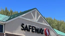 Trabajadores de Safeway y Albertsons comenzaron huelga por mejoras laborales 