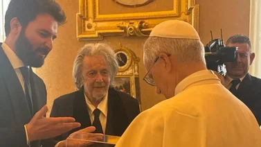 Hollywood llega al Vaticano: Al Pacino es el primer actor en reunirse con el Papa León XIV y hablar de Maserati