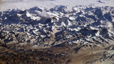 Rescatan a un hombre desaparecido en el Himalaya: duró nueve días comiendo insectos para sobrevivir