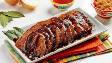 Oscuro y dulce: plato tradicional de la mesa venezolana Oscuro y dulce: plato tradicional de la mesa venezolana