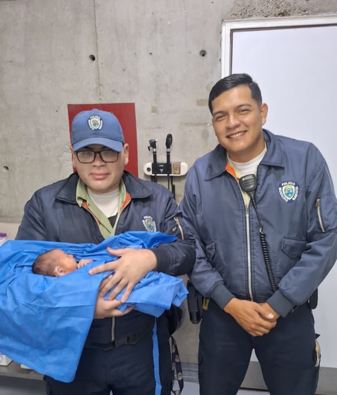 Abandonan a una recién nacida: fue dejada en la puerta de una casa en Baruta Abandonan a una recién nacida: fue dejada en la puerta de una casa en Baruta