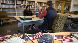 Detienen a migrante cubano en oficina de USCIS: su expediente reveló algo fatal