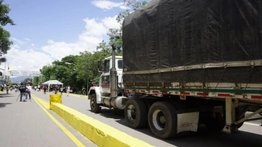 Detienen el paso de gandolas entre Venezuela y Colombia: la circulación de vehículos particulares se mantiene