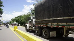 Detienen el paso de gandolas entre Venezuela y Colombia: la circulación de vehículos particulares se mantiene