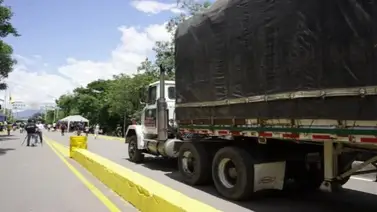 Detienen el paso de gandolas entre Venezuela y Colombia: la circulación de vehículos particulares se mantiene Detienen el paso de gandolas entre Venezuela y Colombia: la circulación de vehículos particulares se mantiene