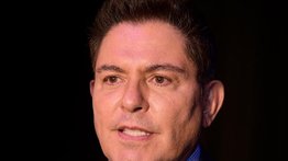 El actor Ernesto Laguardia sufre accidente de tránsito: "He llamado al 911 más de once veces y no me ayudan"