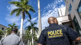 Una cerveza delató a un inmigrante hispano: fue detenido por el ICE en Florida