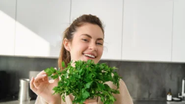 El cilantro es un tesoro en tu cocina: te da las mejores sopas y ayuda a controlar estas enfermedades